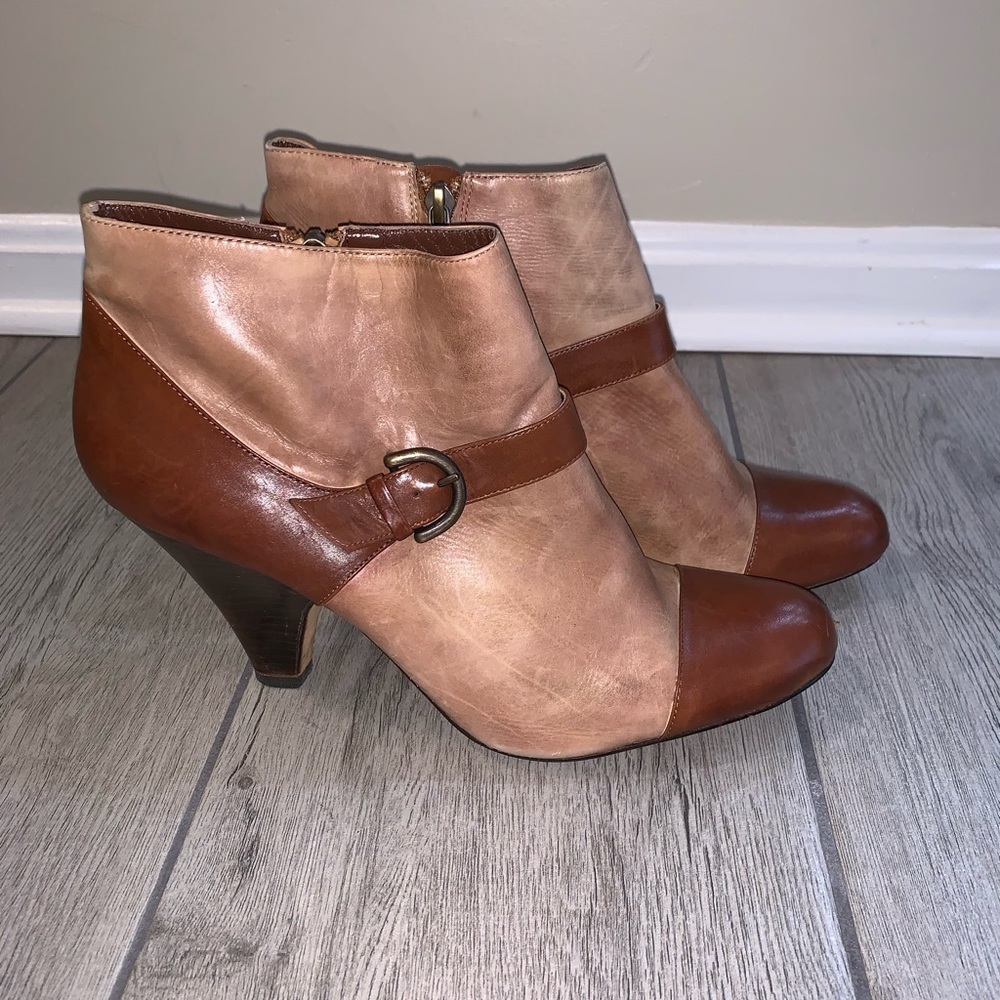 Max Studio booties